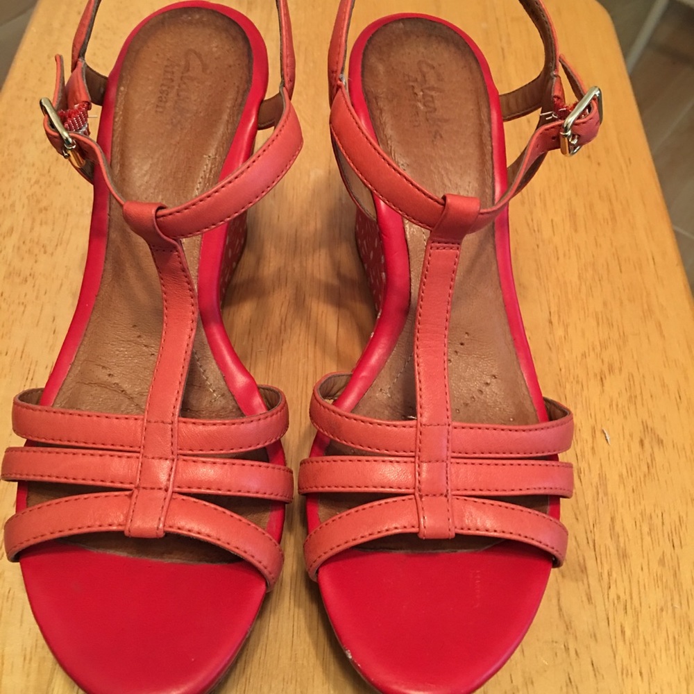 🎁 Clarks Orange Wedge Sandals
